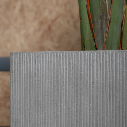 Pottery Pots Plantenbak – Block M – Light Grey Vertically Ridged 40 x 40 x 40 cm